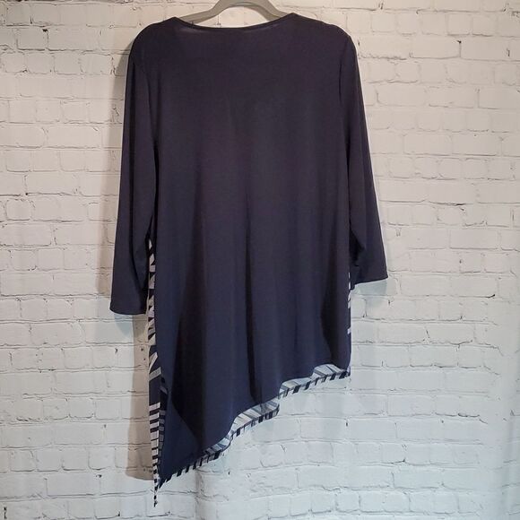 Chico's Easywear Navy blue asymmetrical hem tunic - Picture 9 of 11